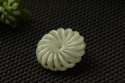 R3046墜子❀翡翠玉A貨水潤飄花大山水牌圓牌墜子吊墜掛件玉珮【緬甸玉翠軒】玉首飾品  適合帥哥美女佩戴 歷史價格詳細信息