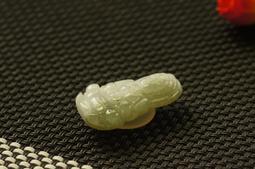 R3046墜子❀翡翠玉A貨水潤飄花大山水牌圓牌墜子吊墜掛件玉珮【緬甸玉翠軒】玉首飾品  適合帥哥美女佩戴 歷史價格詳細信息