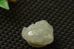 翡翠小佛像掛件把件文玩收藏品玉器，圖片實拍，3.5公分，天然翡翠佛公吊墜，做工可以的，地區 歷史價格詳細信息