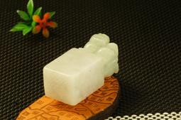 {招財左貔貅}特級金剛朱砂阿卡天珠/特級雪花礦眼珠可調式手珠鍊BNT-631【紀老師玉石坊】手工精雕傳代收藏級※正能量→朱砂靈動、聚氣招財、開運辟邪、促好姻緣! 歷史價格詳細信息