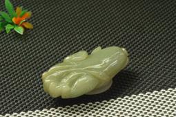 冰潤滿甜綠翡翠葉子吊墜(送項鏈）后開蓋整體尺寸37.3-17.5-818k金整體豪 翡翠 飾品 收藏【二手】【微淵古董】-4254 歷史價格詳細信息