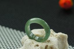 U6404玉戒指❀ 17# 瓜料天然翡翠A貨冰潤淺藍水飄花通透戒圈指環戒子【緬甸玉翠軒】玉首飾品 男女款式 歷史價格詳細信息