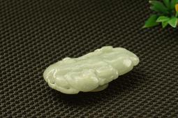 翡翠荷花吊墜室外自然光拍攝品質看尺寸20✖️28.4✖️9.6mm 翡翠 飾品 收藏【二手】【微淵古董】-3989 歷史價格詳細信息