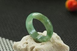 冰綠飄翠 “寶劍”鉆石切割 長條形棱柱 翡翠吊墜裸石  尺寸26.4- 翡翠 飾品 收藏【二手】【長安古玩】-1556 歷史價格詳細信息