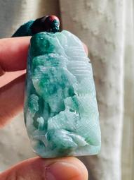 天然A貨緬甸玉 辣色白底青太極小八卦翡翠玉墜 細潤淡灰藍底色 大片過底陽綠 小巧易配戴 歷史價格詳細信息