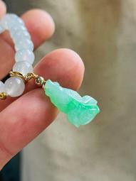 天然A貨緬甸玉 冰陽綠立體手工雕可愛招財小貔貅翡翠玉墜 起冰滿綠 色正色滿勻稱 小小超級可愛 歷史價格詳細信息