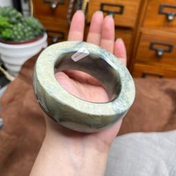 重56.5克和闐玉小把件，新疆且末糖白原石磨的一個隨形把件，35339 歷史價格詳細信息