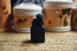 (一線天)超亮眼油潤的白底墨玉寬版扳指~只給第一個下標者【大年和闐玉南京店】 歷史價格詳細信息