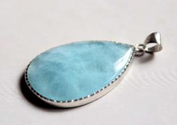 五行補水安神~象徵愛與和平的寶石~天然海藍寶原礦隨形吊墜 (隨機出貨) 歷史價格詳細信息