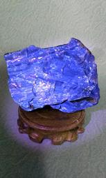 慧明小舖-藍琥珀原礦(帶皮)-不規則形-554g(279) 歷史價格詳細信息