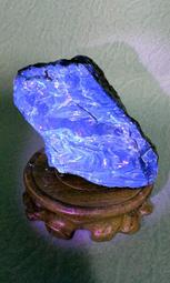 慧明小舖-藍琥珀原礦(帶皮)-不規則形-554g(279) 歷史價格詳細信息