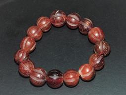 藏傳紅瑪瑙牛角天珠。珠子老氣感十足 包漿醇厚 風化細膩 風化20389 歷史價格詳細信息