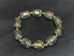 佛教文物~早期新疆白玉帶沁持瓶自在觀音座像~藏家釋出結緣~所得10%捐做公益~ 歷史價格詳細信息