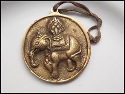 佛教七寶之一~辟邪化煞~改善血液~緩解疼痛~天然雞油黃蜜蠟蛋面四爪鑲戒指 925銀活圍戒托 歷史價格詳細信息