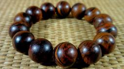 [福田工藝]稀罕少為人知降真檀香紙鎮/磁場最強之木頭!倒格瘤疤/木質堅硬油脂豐厚/平安護身淨重594公克[降鎮7] 歷史價格詳細信息