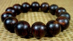 [福田工藝]稀罕少為人知降真檀香紙鎮/磁場最強之木頭!倒格瘤疤/木質堅硬油脂豐厚/平安護身淨重594公克[降鎮7] 歷史價格詳細信息