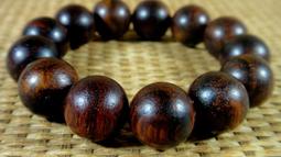 [福田工藝]稀罕少為人知降真檀香紙鎮/磁場最強之木頭!倒格瘤疤/木質堅硬油脂豐厚/平安護身淨重594公克[降鎮7] 歷史價格詳細信息