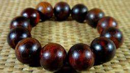 [福田工藝]稀罕少為人知降真檀香紙鎮/磁場最強之木頭!倒格瘤疤/木質堅硬油脂豐厚/平安護身淨重594公克[降鎮7] 歷史價格詳細信息