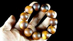 [福田工藝]罕見台灣肖楠蟾蜍皮釘仔瘤水磨聞香念珠/特極重油[沉水級]20mm11子51.2g[肖釘5] 歷史價格詳細信息