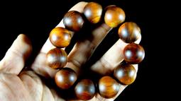 [福田工藝]罕見台灣肖楠蟾蜍皮釘仔瘤水磨聞香念珠/特極重油[沉水級]20mm11子51.2g[肖釘5] 歷史價格詳細信息