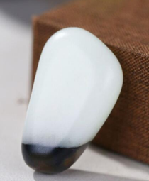 高品質 新疆和田玉翠青彌勒佛掛件潤玉緣吊墜玉墜天生福相57g 歷史價格詳細信息