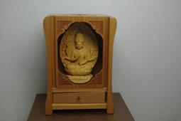 紫晶宮**愛染明王白檀木精雕佛牌**寬2.4高4.2厚0.5公分求姻緣、家庭和合、求一切人際關 歷史價格詳細信息