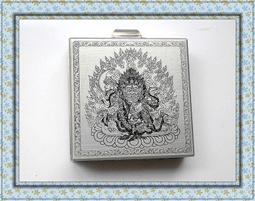 【雅之賞|藏傳|佛教文物】手工製作 ** 純銅  一切如來心祕密全身舍利寶篋印陀羅尼    護身卡 ~~A136 歷史價格詳細信息