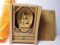 紫晶宮**精品隨身佛龕 黃楊木地藏菩薩木雕佛像**盒子10.8釐米*7.6釐米*5.2釐米 歷史價格詳細信息