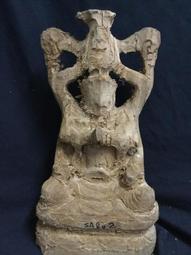 佛像藝術.~觀世音菩薩~樟木一尺六.粗胚存放十餘年。材質穩定. 創作.練習好素材.品相如照片所示 歷史價格詳細信息