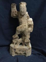 ~佛像藝術.~夫人.牛樟木一尺三.粗胚存放十餘年。材質穩定. 創作.練習好素材.品相如照片所示 歷史價格詳細信息