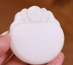 高品質 新疆和田玉翠青彌勒佛掛件潤玉緣吊墜玉墜天生福相57g 歷史價格詳細信息