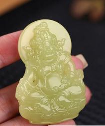 高品質 新疆和田玉翠青彌勒佛掛件潤玉緣吊墜玉墜天生福相57g 歷史價格詳細信息