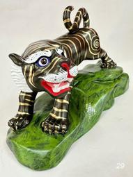 8寸8 金剛砂陶土精雕大佛像  阿彌陀佛(木色) 高27公分 寛18公分，台灣雕塑家作品，出貨前已加持淨化過 歷史價格詳細信息