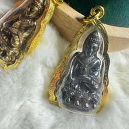龍婆坤-佛歷2537年五金符管彩繪崇迪/背面有師父的頭髮+已包銀殼+廟盒 歷史價格詳細信息