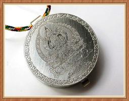 【雅之賞手工製作 ** 純銅  阿彌陀佛  嘎嗚~~B142 (附高僧舍利 +金剛舍利 +法衣 + 降魔寶印 +甘露丸) 歷史價格詳細信息