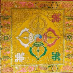 藏密祖師佛像 純銅鎏金精工《蓮花生大師》銅像，藏傳密宗＂寧瑪派＂祖師，人物形象逼真，法相威嚴殊勝 有眼緣行家，不要錯過 歷史價格詳細信息