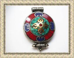 【雅之賞】*特賣* 尼泊爾  藏銀雕花 六字明咒 手鐲 ~ V220 歷史價格詳細信息