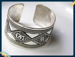 尼泊爾藏銀雕古銅鑲松綠石紅色寶石墜(R11)(起標價為一個) 歷史價格詳細信息