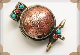 尼泊爾藏銀雕古銅鑲松綠石紅色寶石墜(R11)(起標價為一個) 歷史價格詳細信息