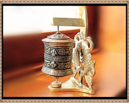 【雅之賞|藏傳|佛教文物】雙面白度母 琉璃吊墜護身掛件~043730 歷史價格詳細信息