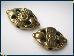 六朝五金 背四出~稀少版！穿口下方有一裂~5786 歷史價格詳細信息