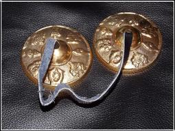 八吉祥之一，上下全金屬材質，替換下來的，二手物品，品相如圖，471 歷史價格詳細信息