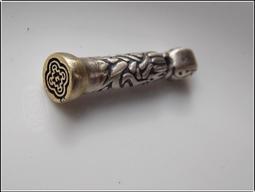 文玩配飾藏銀合金圓配珠4顆，尺寸1.4，共兩種花紋。每種兩顆 -2199 歷史價格詳細信息