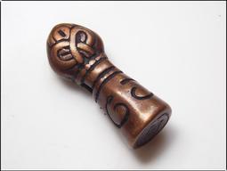 （純賞件）早期黃檜描金彩繪木雕子安地藏王菩薩，79.4 x 22.5 x 22.5公分，重6.5公斤。 歷史價格詳細信息