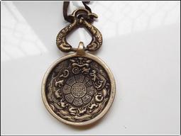 【雅之賞|佛教|藏傳文物】青海塔爾寺 眾僧加持開光 避太歲符護身符~042405 歷史價格詳細信息