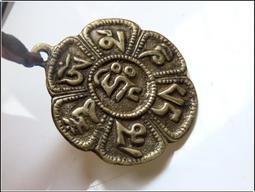 （純賞件）早期黃檜描金彩繪木雕子安地藏王菩薩，79.4 x 22.5 x 22.5公分，重6.5公斤。 歷史價格詳細信息