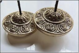 純銅碰鈴專業樂團打擊樂器加厚劇團專用甩子撞鈴大碰鐘音樂教具 歷史價格詳細信息