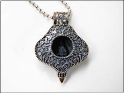 藏式佛像嘎烏盒足銀隨身佛龕綠度母文殊吊墜藥師護身復古地藏蓮師 歷史價格詳細信息