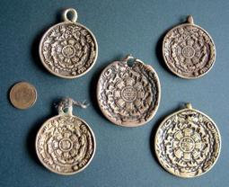 【五輪塔】老件天銅佛牌『卍大鵬金翅鳥卍』C如圖示! 請鑑賞!! 歷史價格詳細信息