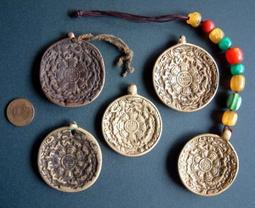 【五輪塔】老件天銅佛牌『卍大鵬金翅鳥卍』C如圖示! 請鑑賞!! 歷史價格詳細信息